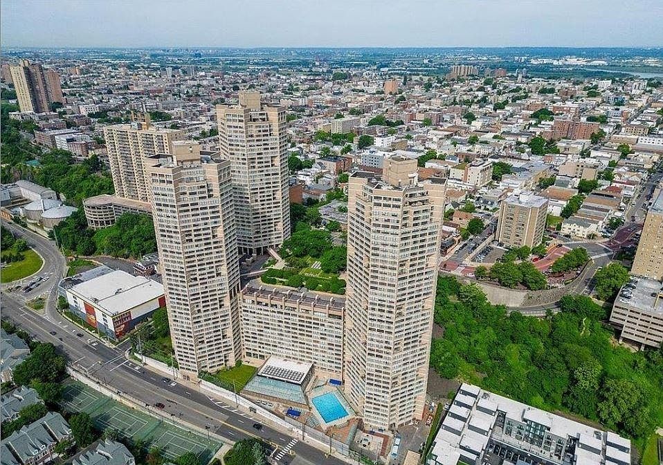 1st image of 7004 Boulevard E #7C