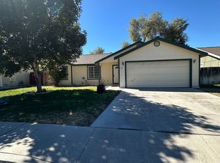 123 Primrose Dr, Fernley, NV