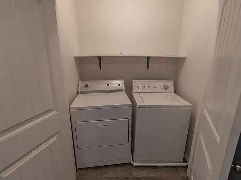 2807 Amberwood Ct — Photo 29