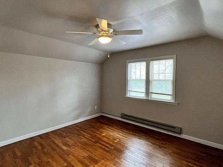 715 Barnett St NE — Photo 10