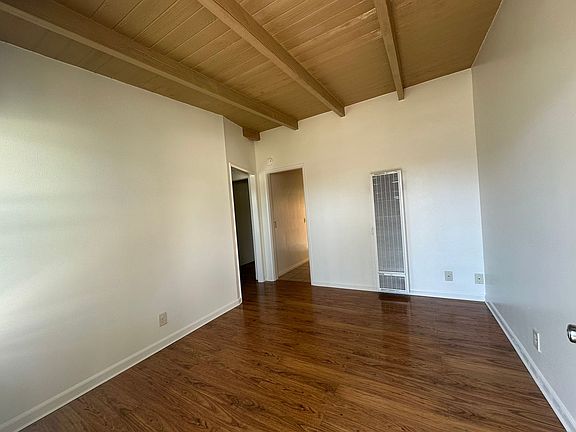 3rd image of 103 Avenida Carmelo APT F