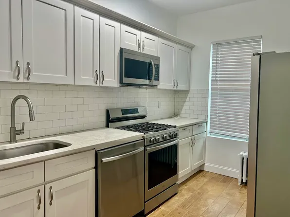 105 E 3rd St Floor 2, Brooklyn, NY 11218