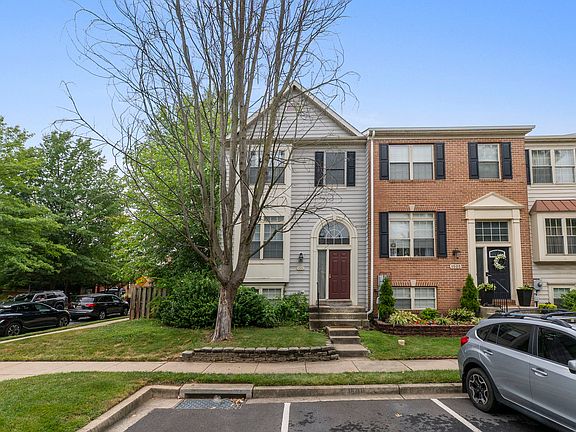 2nd image of 1501 N Rambling Way