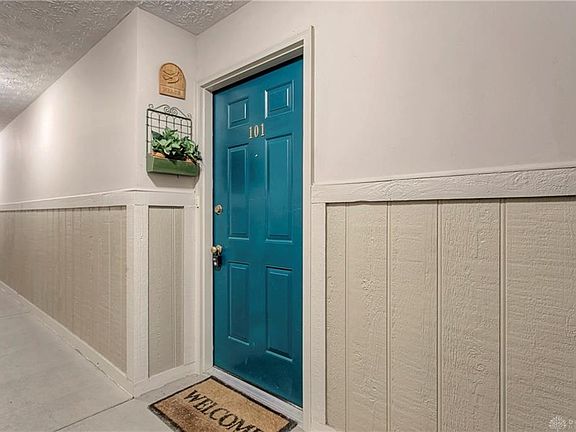 2nd image of 9830 Regatta Dr Unit 101
