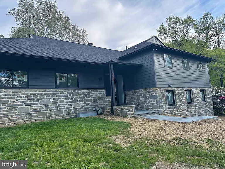 713 Woodfield Rd — Photo 36