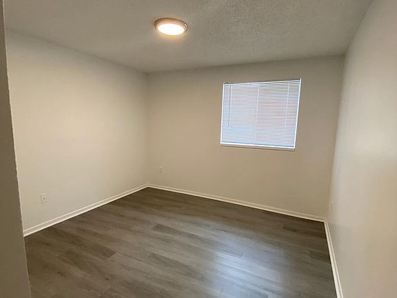 3rd image of 6504 N Altamont St Unit A
