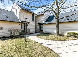 754 Chandler Rd, Gurnee, IL 60031