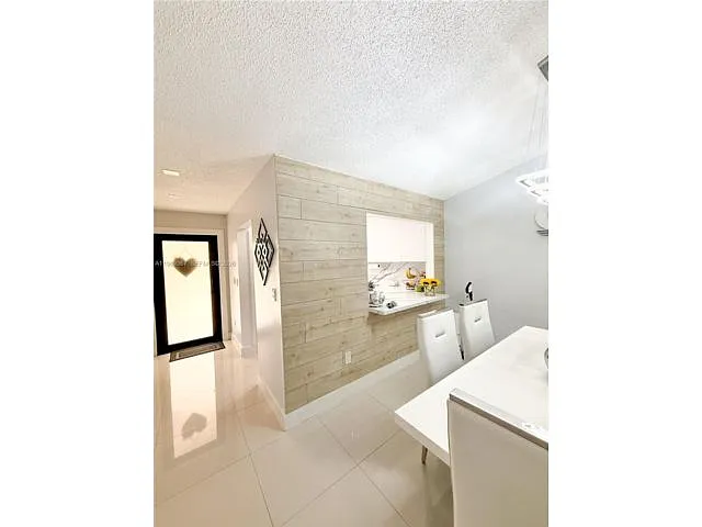 Building Photo - 14911 SW 88th Ter #14911