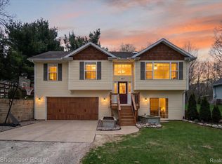 662 Tierney Ave, Highland, MI 48356