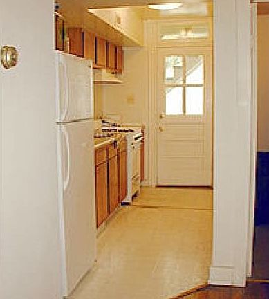 3rd image of 2605 Parkwood Ave