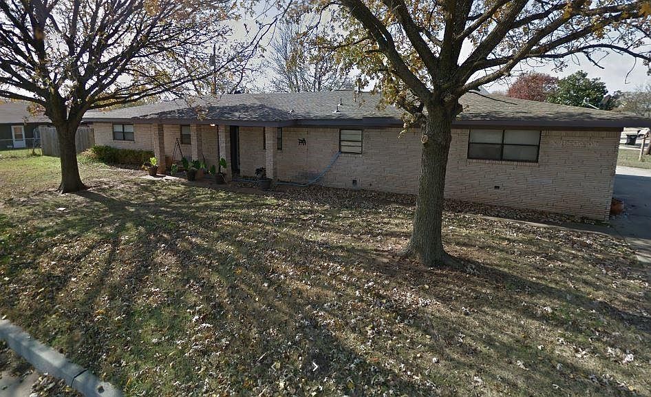 2109 Ridgewood Dr, Moore, OK 73160 Zillow