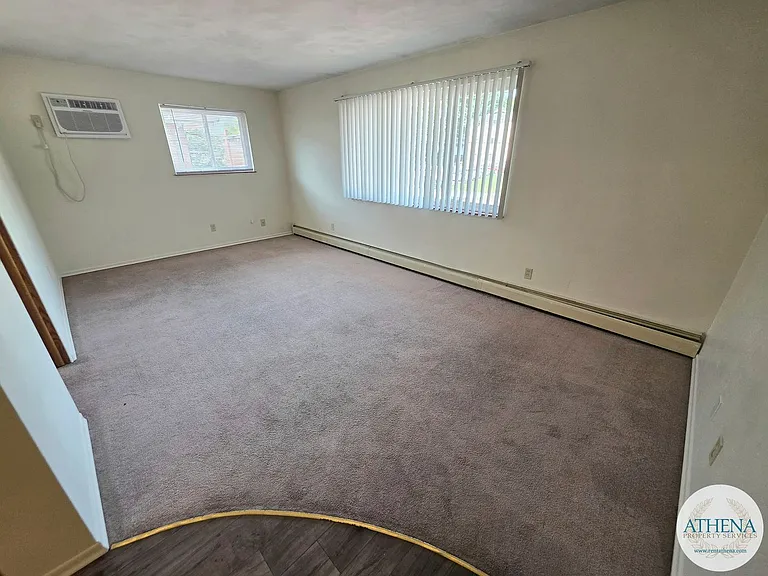 333 N Frederick St — Photo 3