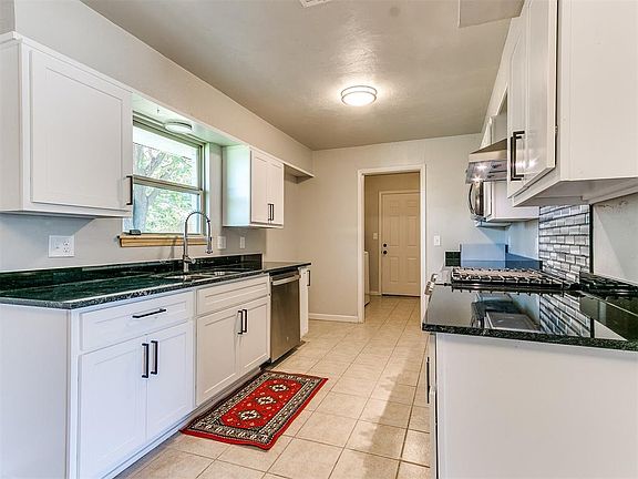 5th image of 4865 Park Vista Dr