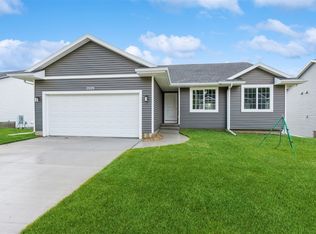 2009 Holly Meadow Ave SW, Cedar Rapids, IA 52404