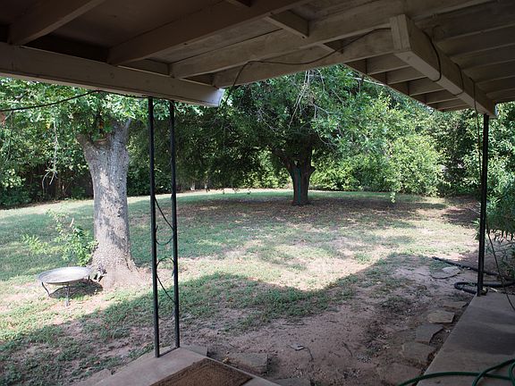 5th image of 400 Catalina Dr