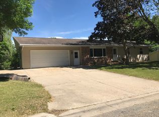 204 Moorland Dr, Markesan, WI 53946