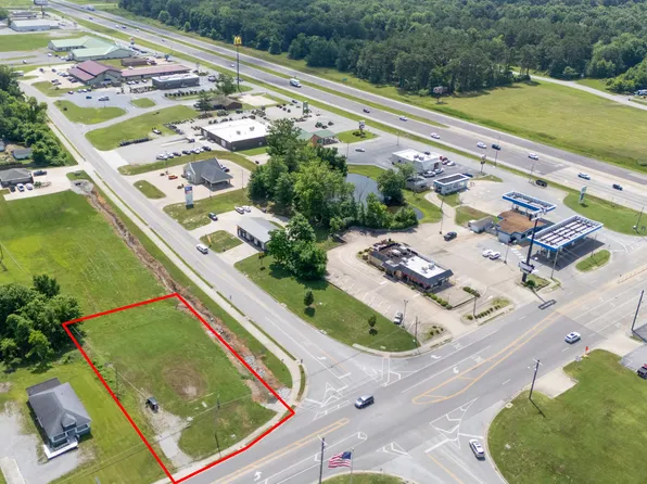 1300 S Division St, Carterville, IL 62918