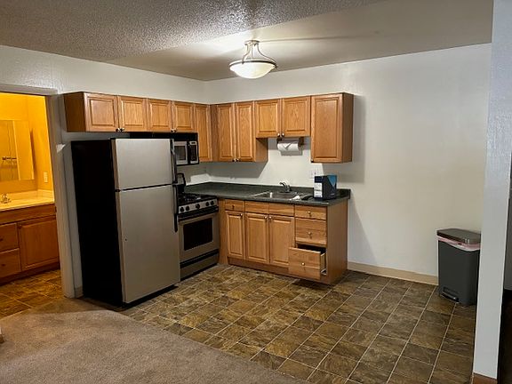 3rd image of 3999 Cedar Ave #32