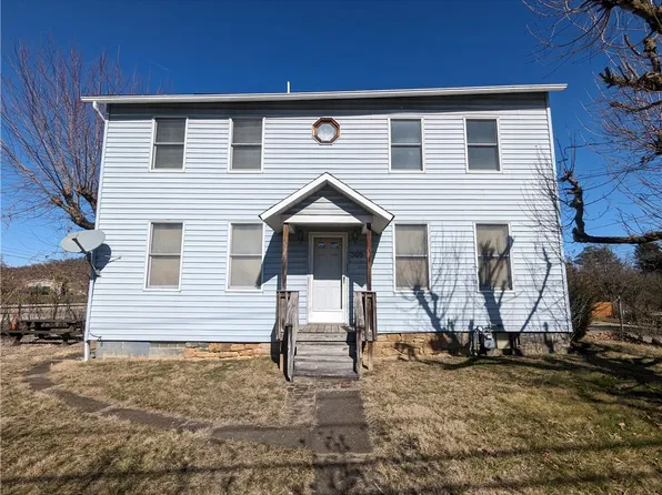 305 Perry Ave, Belle Vernon, PA 15012