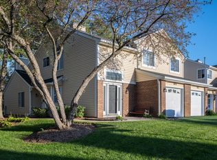 107 Winchester Dr #107A, Streamwood, IL 60107