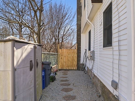 4th image of 19 Elm Ct