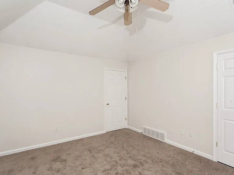 6883 Show Boat Ln — Photo 7