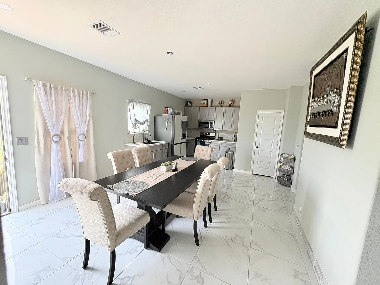 3 bed, 2.0 bath, 1560 sqft, $1,750 — Photo 4