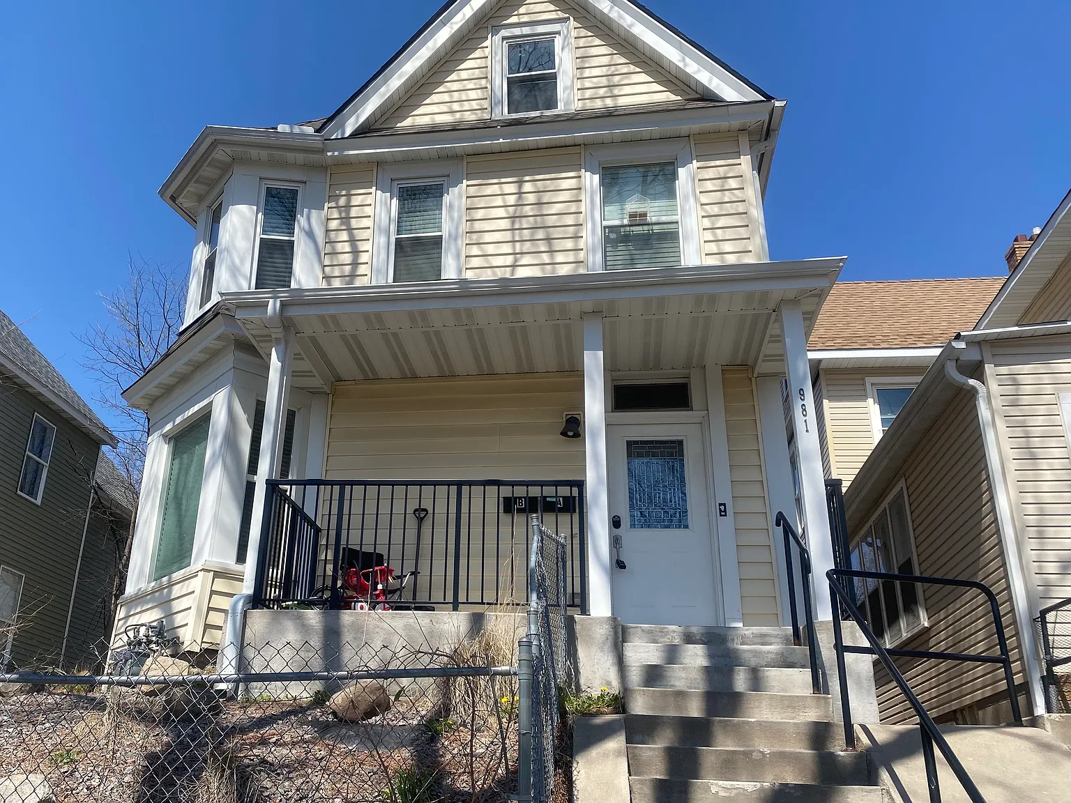3-Month Rent Discount - Two-Bedroom Upper Level St. Paul Duplex — Photo 1