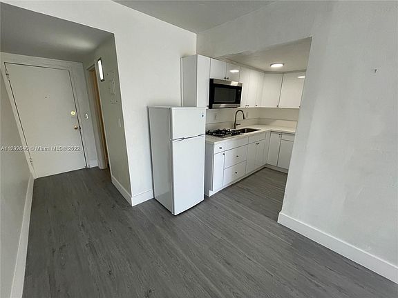 3rd image of 6484 Indian Creek Dr #234