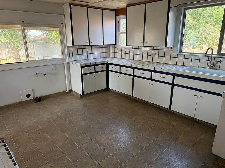 400 E Grangeville Blvd — Photo 20