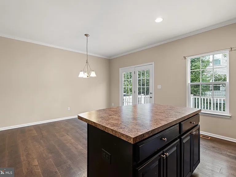 1220 Carrick Ct — Photo 6