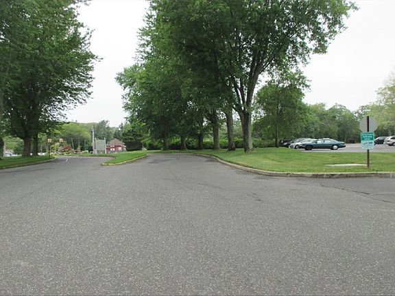 4th image of 247 Artist Lake Dr