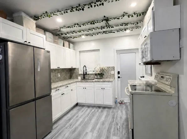 (undisclosed Address), Hollywood, FL 33020