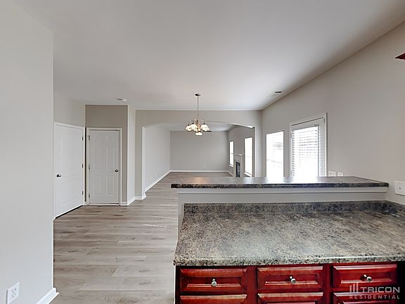 4th image of 5045 Manning Dr