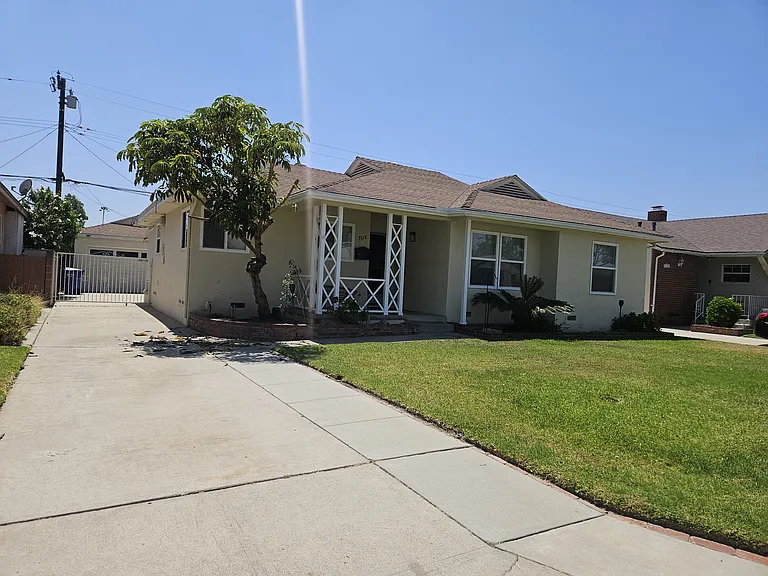 7618 Cleargrove Dr — Photo 2