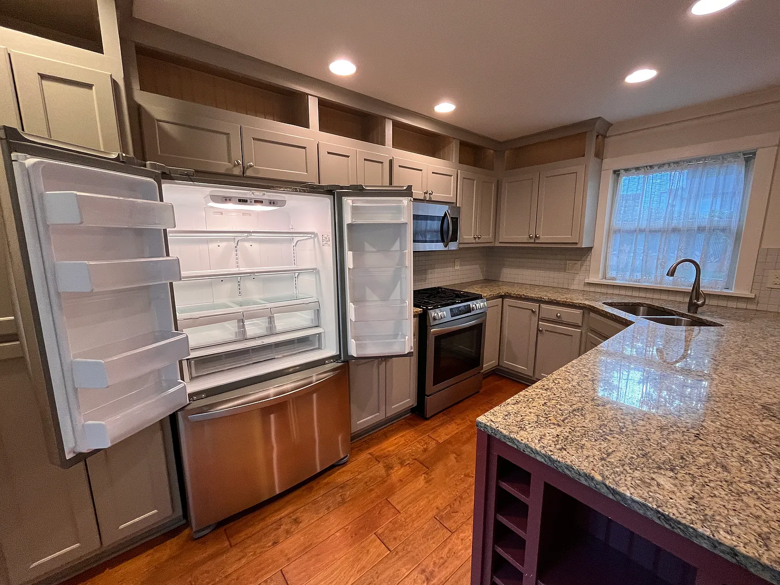3 bed, 2.5 bath, 1800 sqft, $3,100 — Photo 3