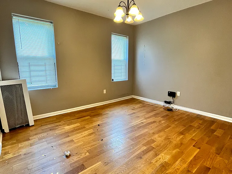 146-150 Manhattan Ave #3 — Photo 3