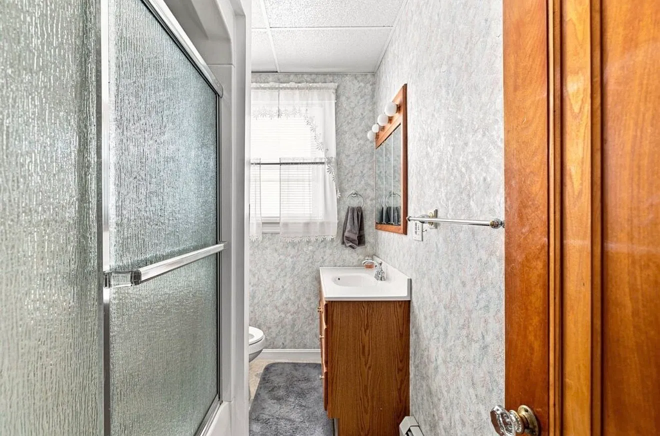 3 bed, 3800 sqft, $1,175 — Photo 3