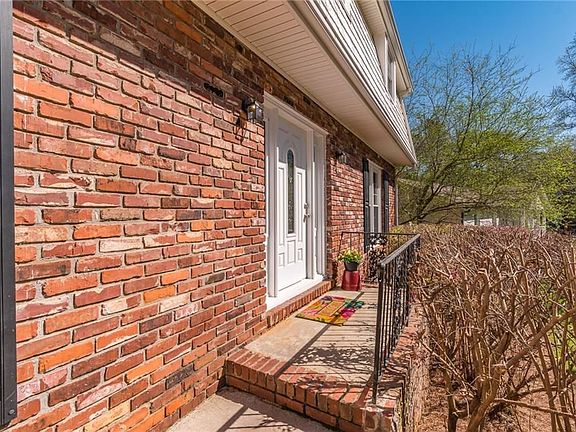 3rd image of 310 Jade Cove Dr