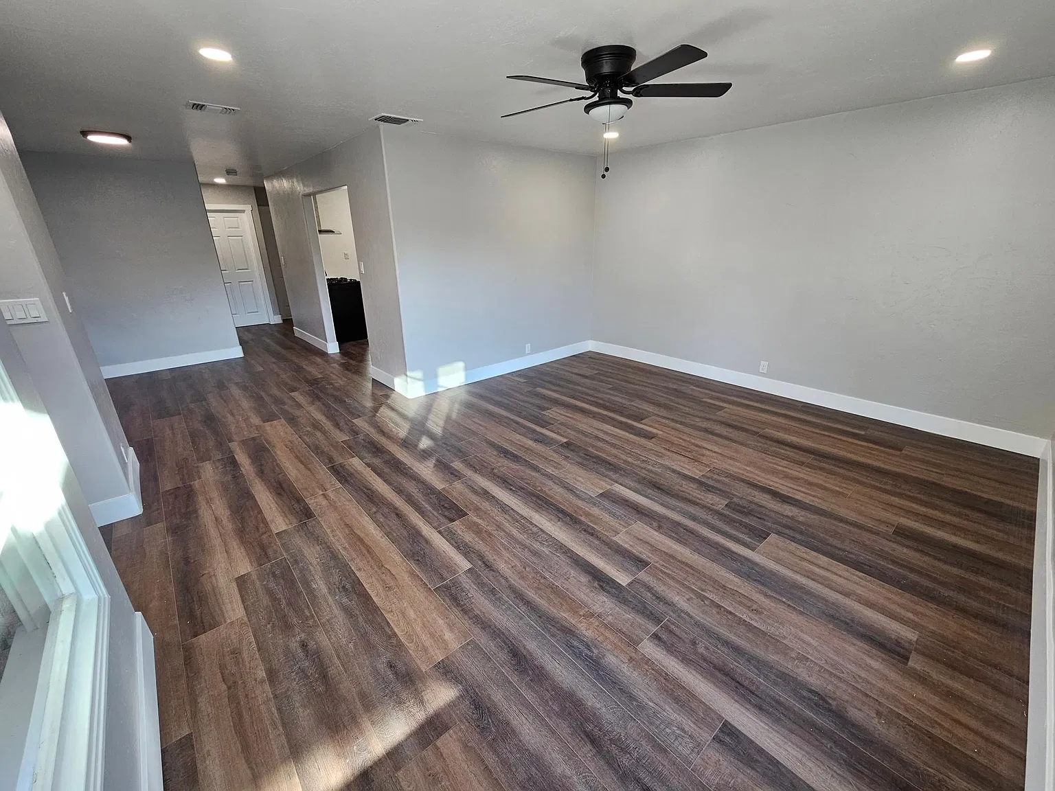 2 bed, 1075 sqft, $2,035 — Photo 3