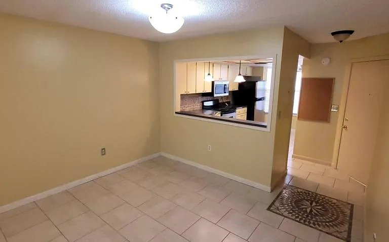 11224 Versailles Ln — Photo 14