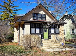 268 Blackhawk Rd, Riverside, IL 60546