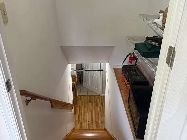 Stair to walkout bottom floor