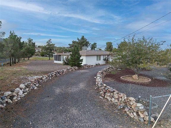 3rd image of 425 Riata Valley Road