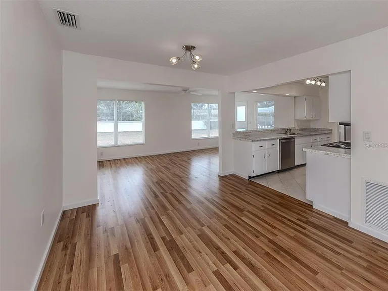 1215 Mango Ave — Photo 7