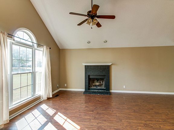 5th image of 1040 Roedeer Dr