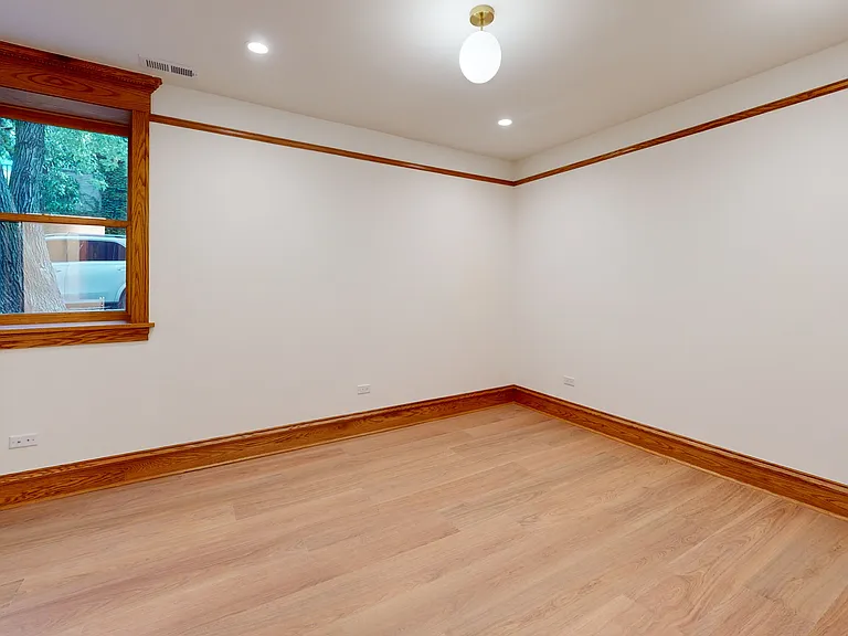 1233 N Hoyne Ave #G — Photo 8