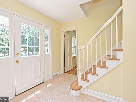 2nd image of 5 Jill Dr