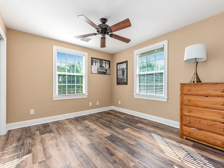 404 SW Camden Ave — Photo 4