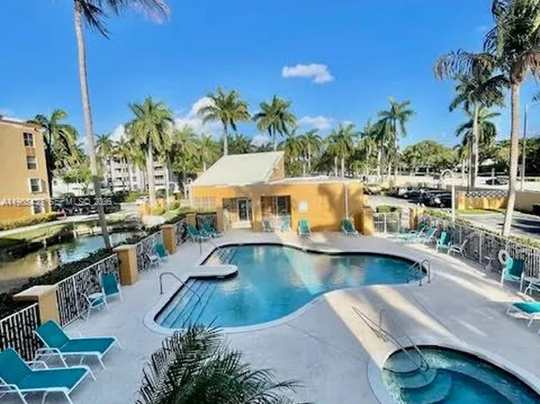 1450 SE 3rd Ave APT 202, Dania, FL 33004